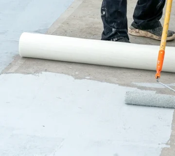 أفضل شركة عزل أسطح بالرياض – حماية كاملة للأسطح من الحرارة والرطوبة | شايني هوم (Shiny Home)